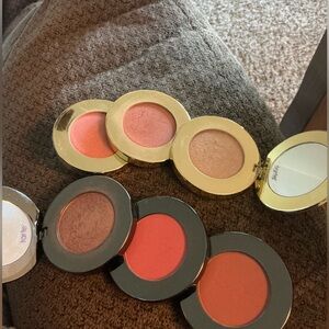 2- TARTE 9 Ways to Shine BLUSH set. Highlighter, blush, bronzer. Discontinued